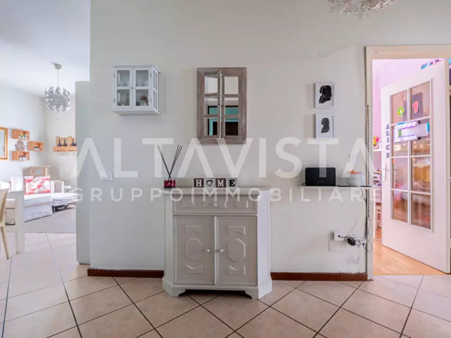 Immagine 2 di Appartamento in vendita  in Rezzato via Mazzini a Rezzato