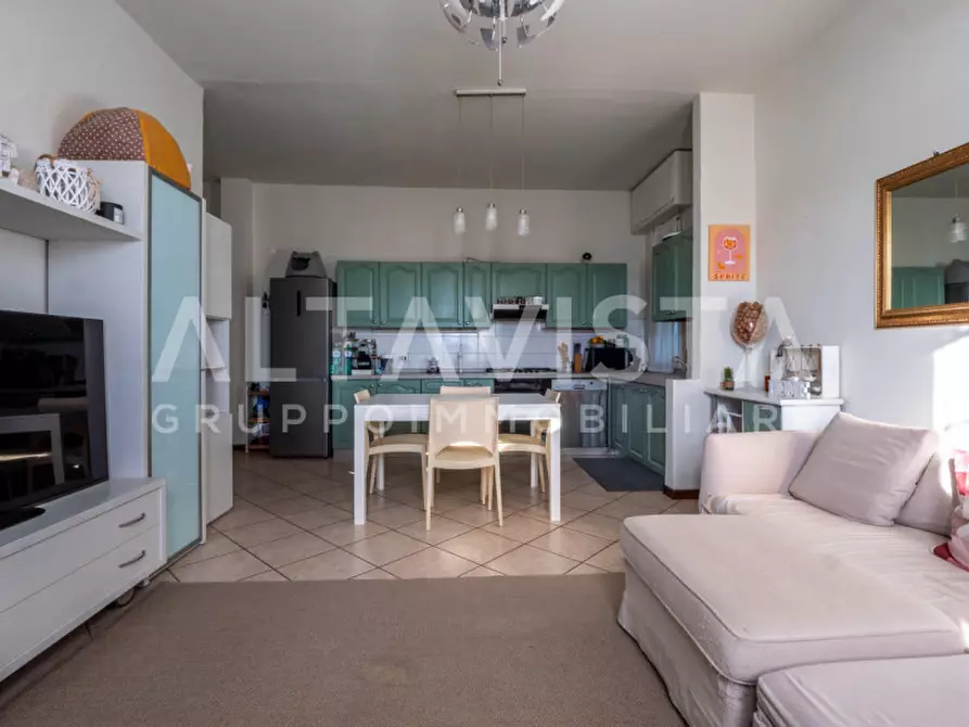 Immagine 12 di Appartamento in vendita  in Rezzato via Mazzini a Rezzato