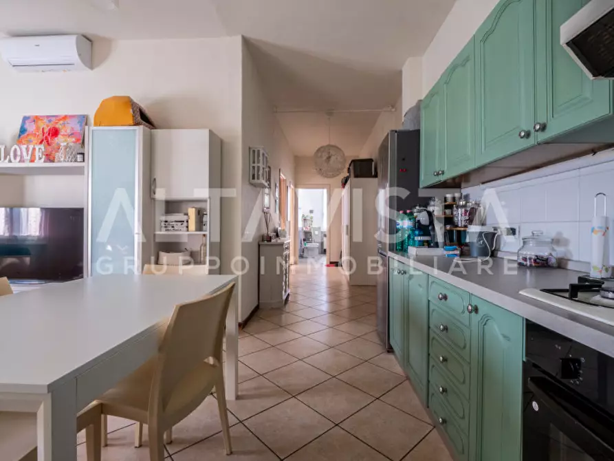 Immagine 14 di Appartamento in vendita  in Rezzato via Mazzini a Rezzato