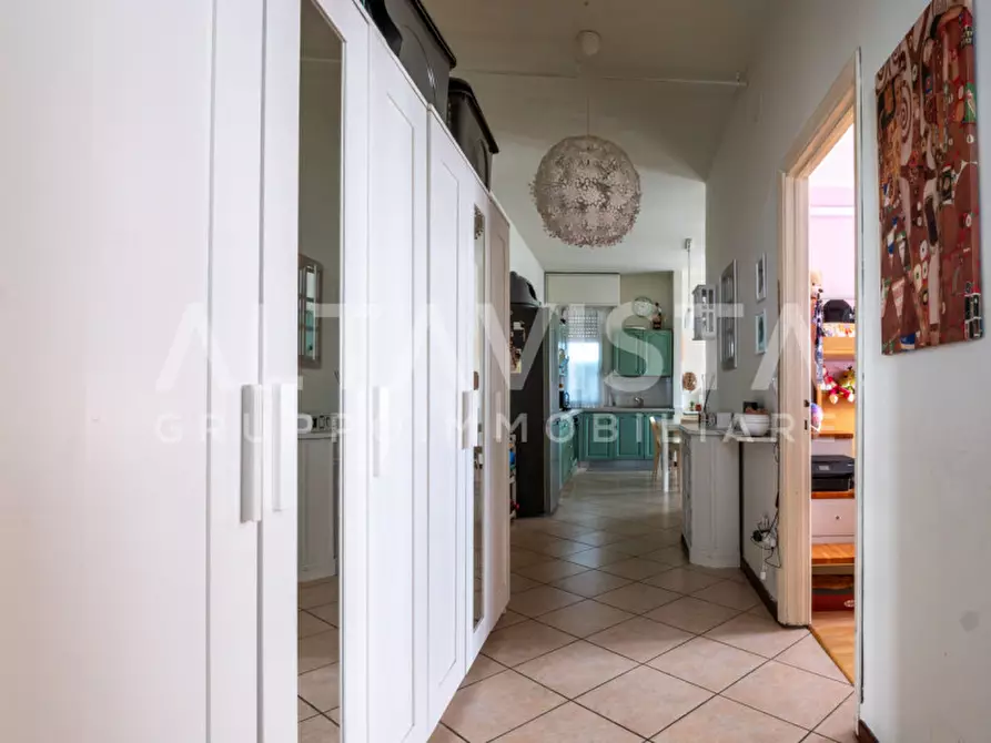 Immagine 15 di Appartamento in vendita  in Rezzato via Mazzini a Rezzato