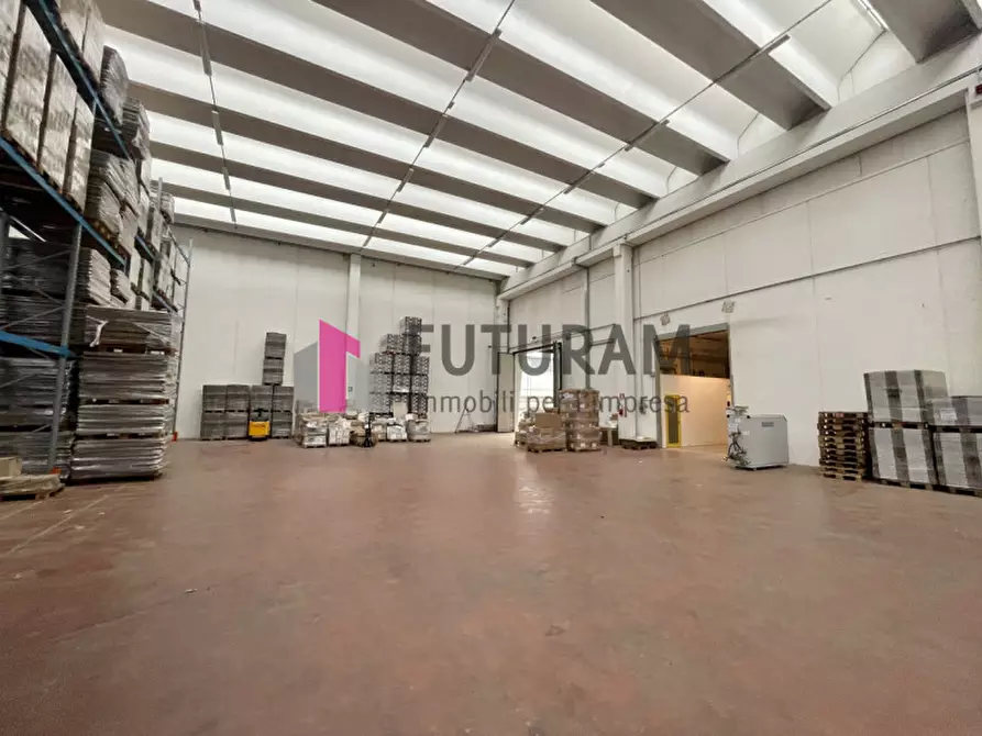 Immagine 9 di Capannone industriale in affitto  in VIA LONGHIN 1 a Padova