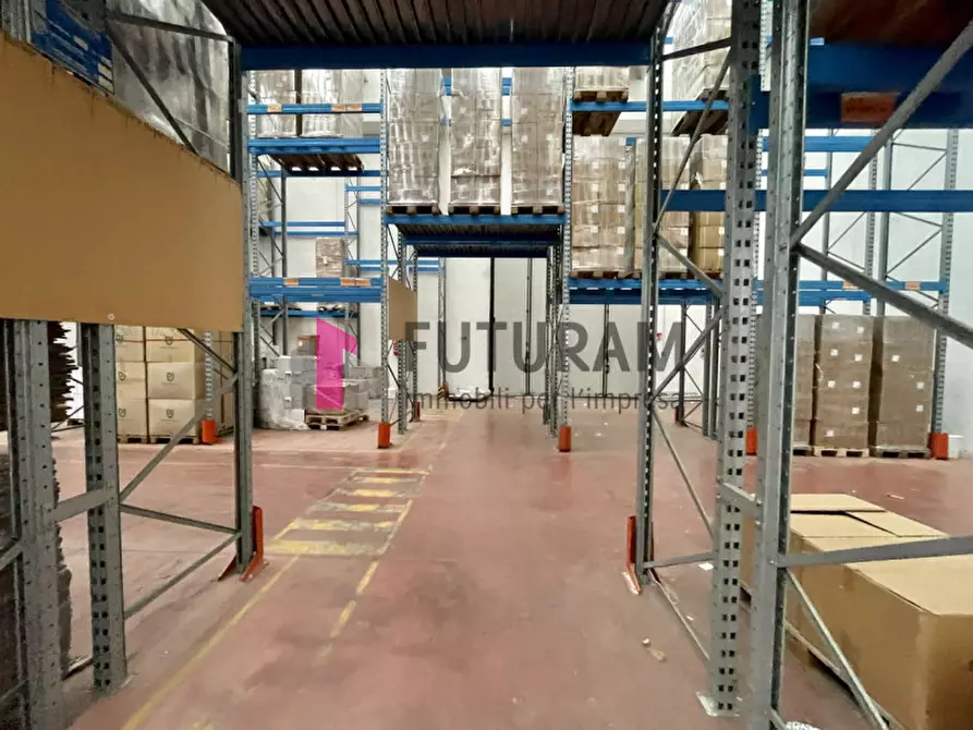 Immagine 12 di Capannone industriale in affitto  in VIA LONGHIN 1 a Padova