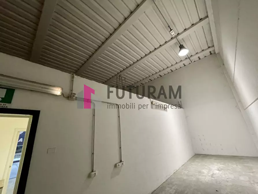 Immagine 16 di Capannone industriale in affitto  in VIA LONGHIN 1 a Padova
