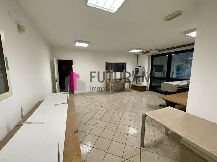 Immagine 18 di Capannone industriale in affitto  in VIA LONGHIN 1 a Padova