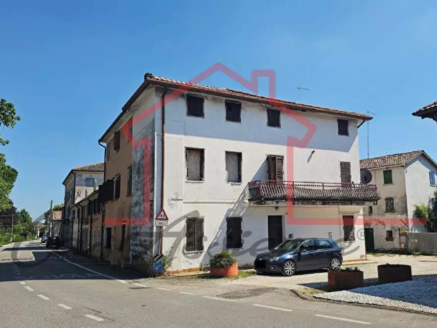 Immagine 1 di Casa trifamiliare in vendita  in Via Aglaia Anassillide a Montebelluna