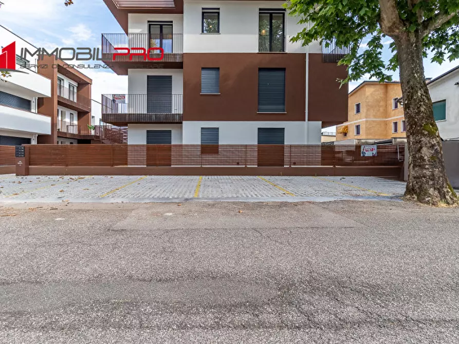 Immagine 24 di Appartamento in vendita  in Viale Ungheria, 44 a Thiene