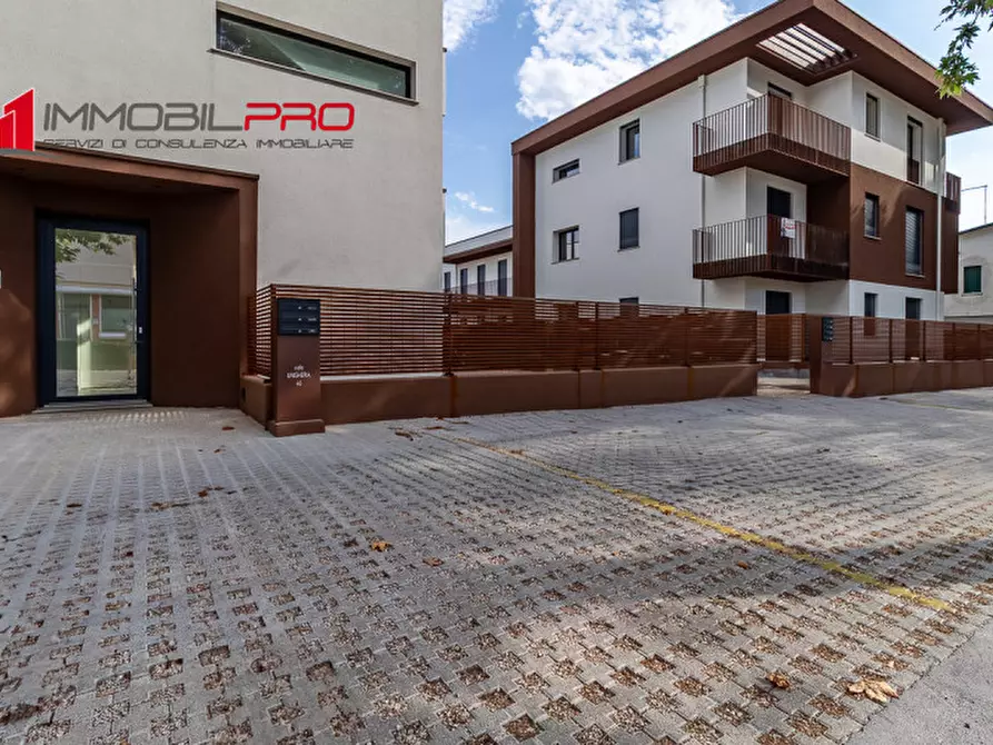 Immagine 25 di Appartamento in vendita  in Viale Ungheria, 44 a Thiene