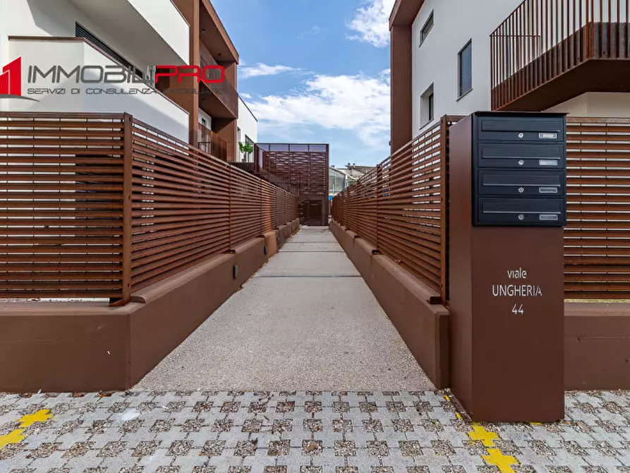 Immagine 26 di Appartamento in vendita  in Viale Ungheria, 44 a Thiene