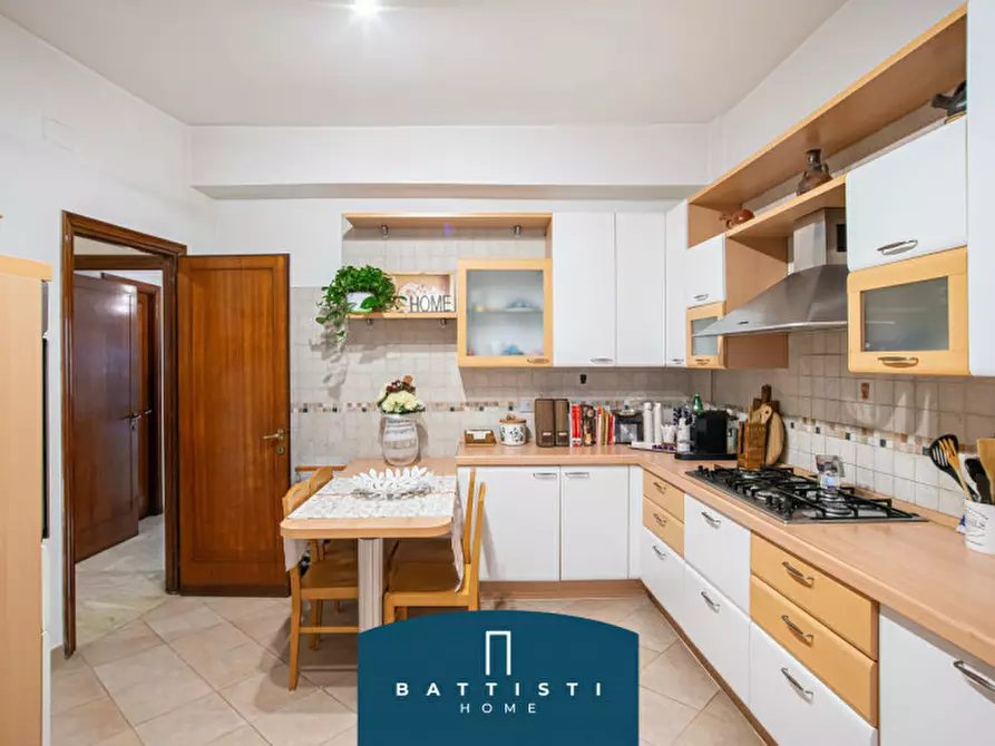 Immagine 12 di Appartamento in vendita  in Via Fregene a Roma