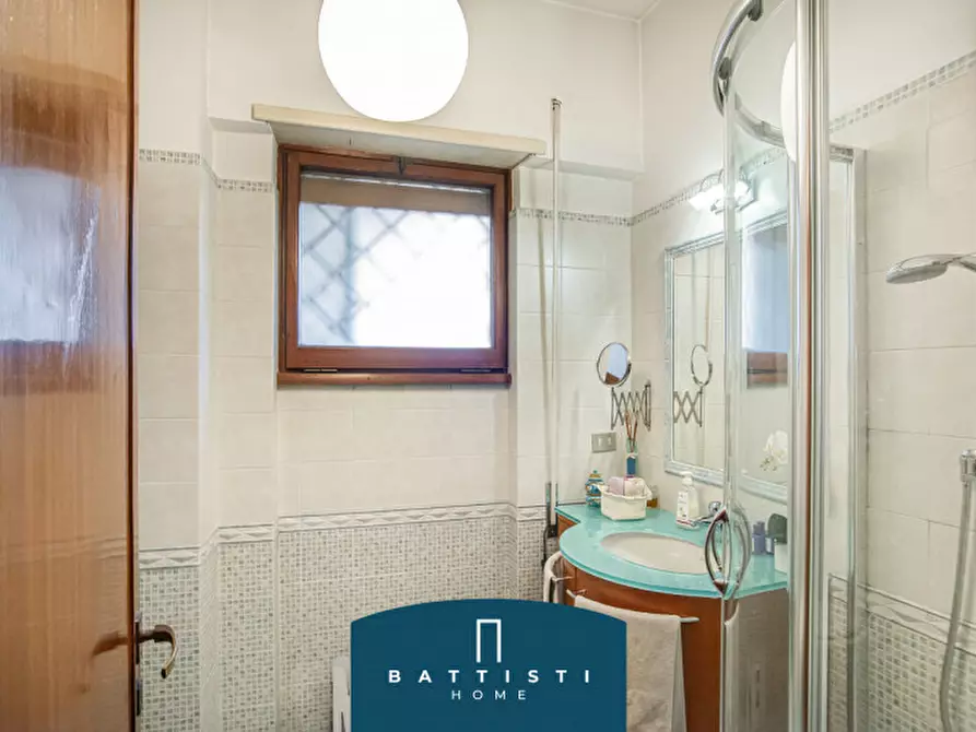 Immagine 21 di Appartamento in vendita  in Via Fregene a Roma