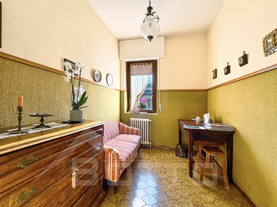 Immagine 9 di Villa in vendita  in Via Stazione 69 a Varallo Pombia