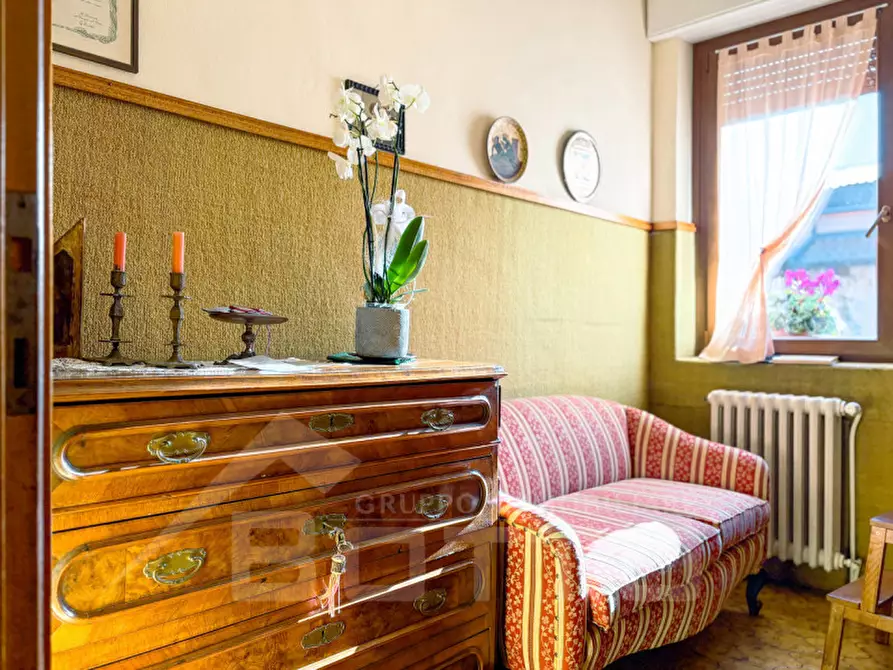 Immagine 10 di Villa in vendita  in Via Stazione 69 a Varallo Pombia