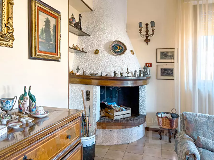 Immagine 13 di Villa in vendita  in Via Stazione 69 a Varallo Pombia