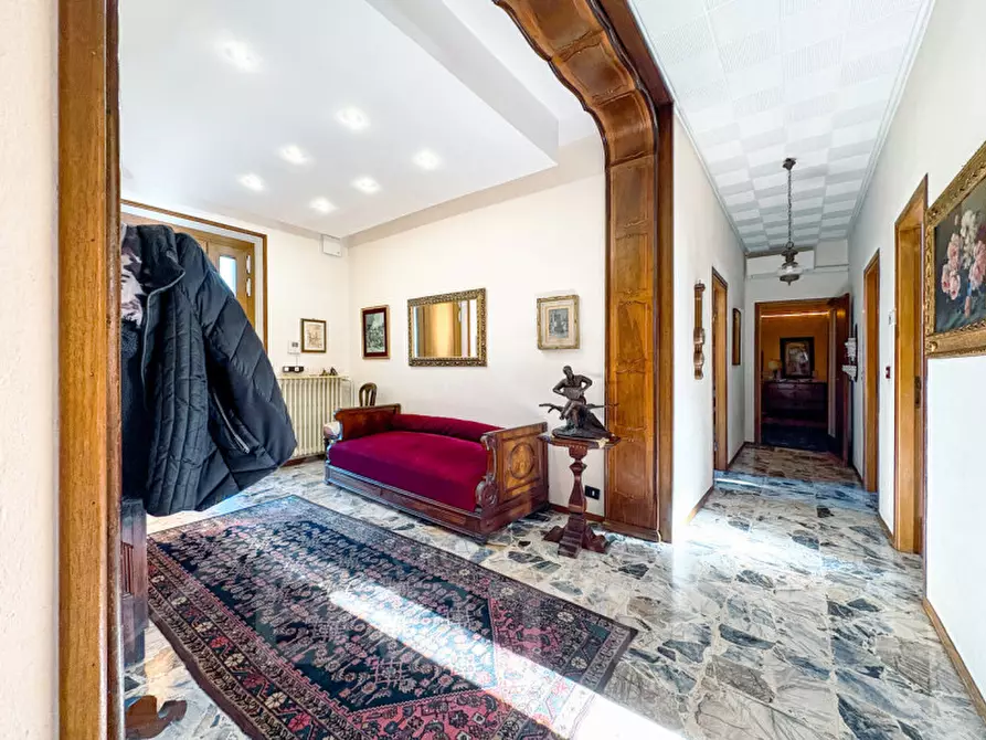 Immagine 17 di Villa in vendita  in Via Stazione 69 a Varallo Pombia