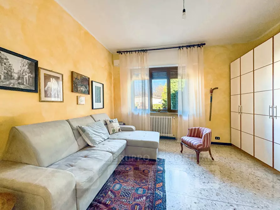 Immagine 18 di Villa in vendita  in Via Stazione 69 a Varallo Pombia