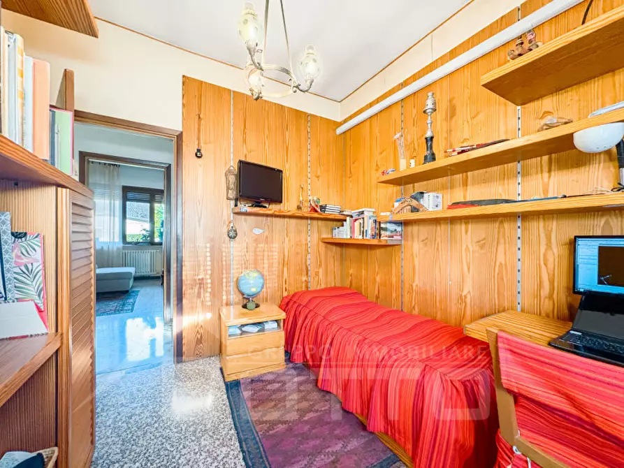 Immagine 21 di Villa in vendita  in Via Stazione 69 a Varallo Pombia