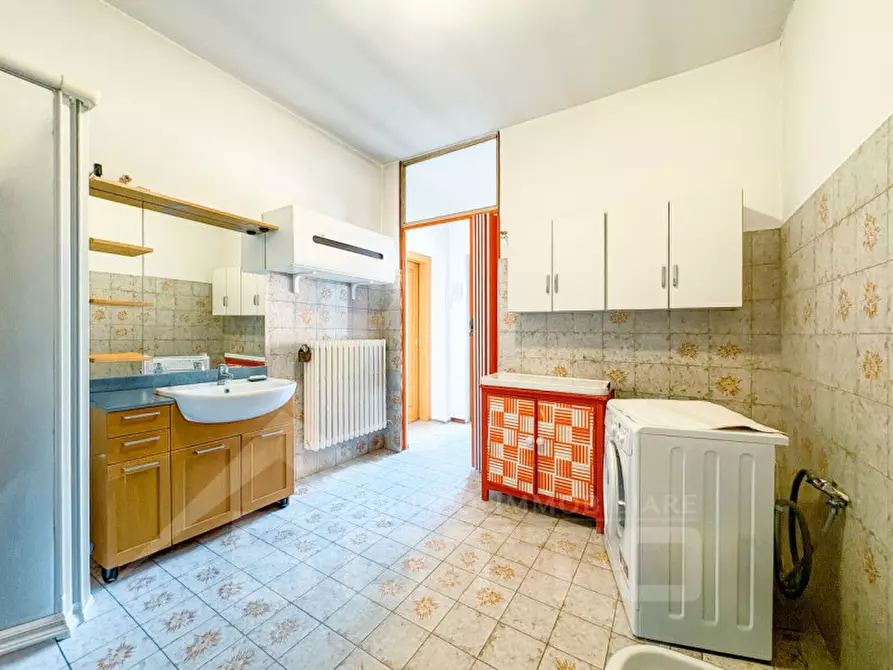 Immagine 29 di Villa in vendita  in Via Stazione 69 a Varallo Pombia