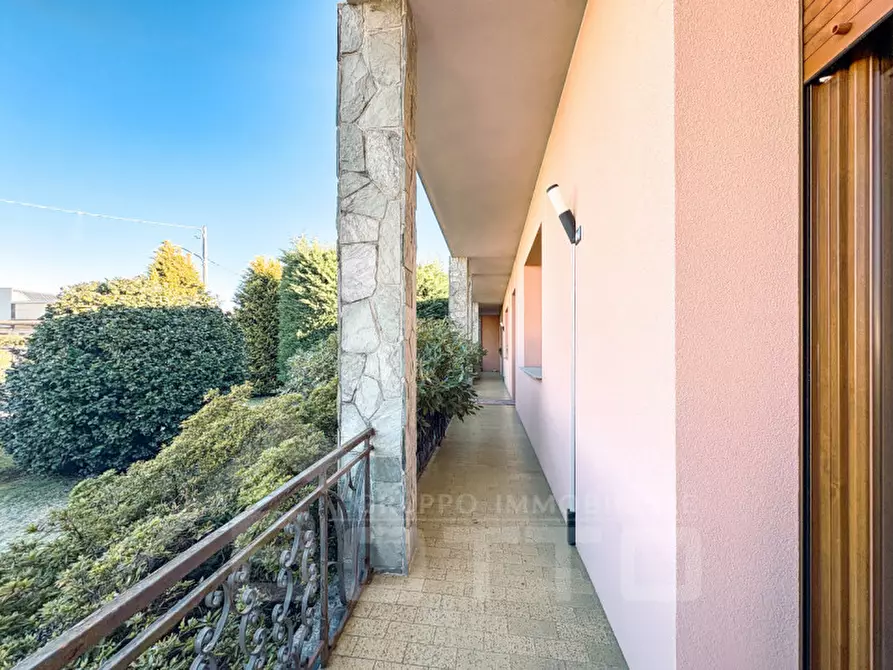 Immagine 44 di Villa in vendita  in Via Stazione 69 a Varallo Pombia