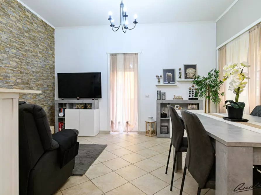 Immagine 7 di Appartamento in vendita  in Viale Jonio a Roma