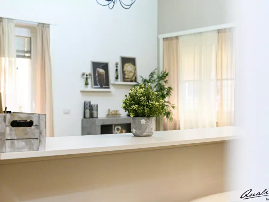 Immagine 8 di Appartamento in vendita  in Viale Jonio a Roma