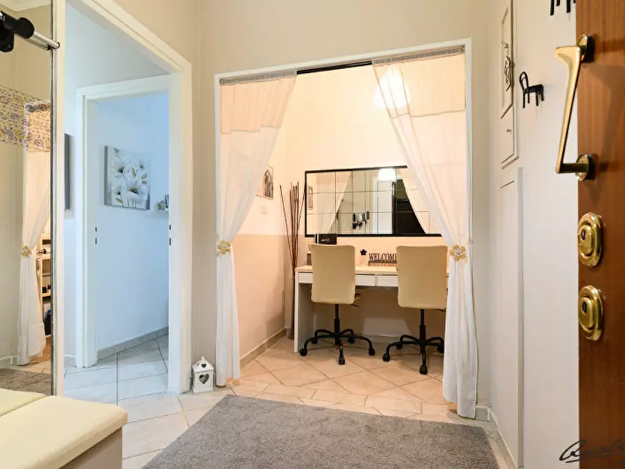 Immagine 13 di Appartamento in vendita  in Viale Jonio a Roma