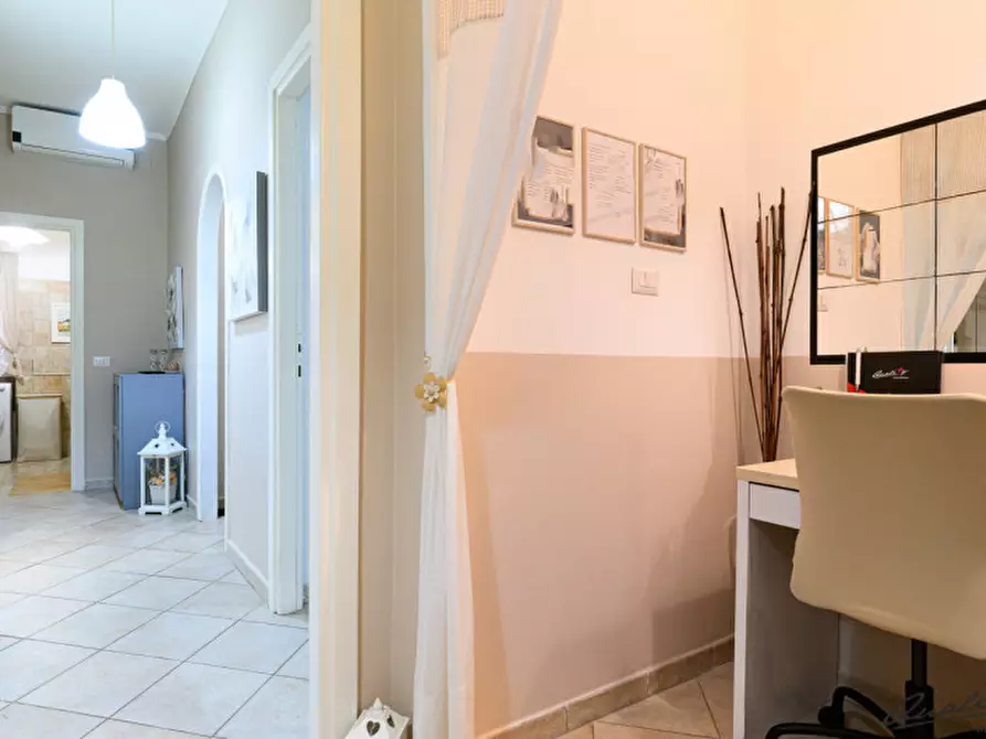 Immagine 15 di Appartamento in vendita  in Viale Jonio a Roma