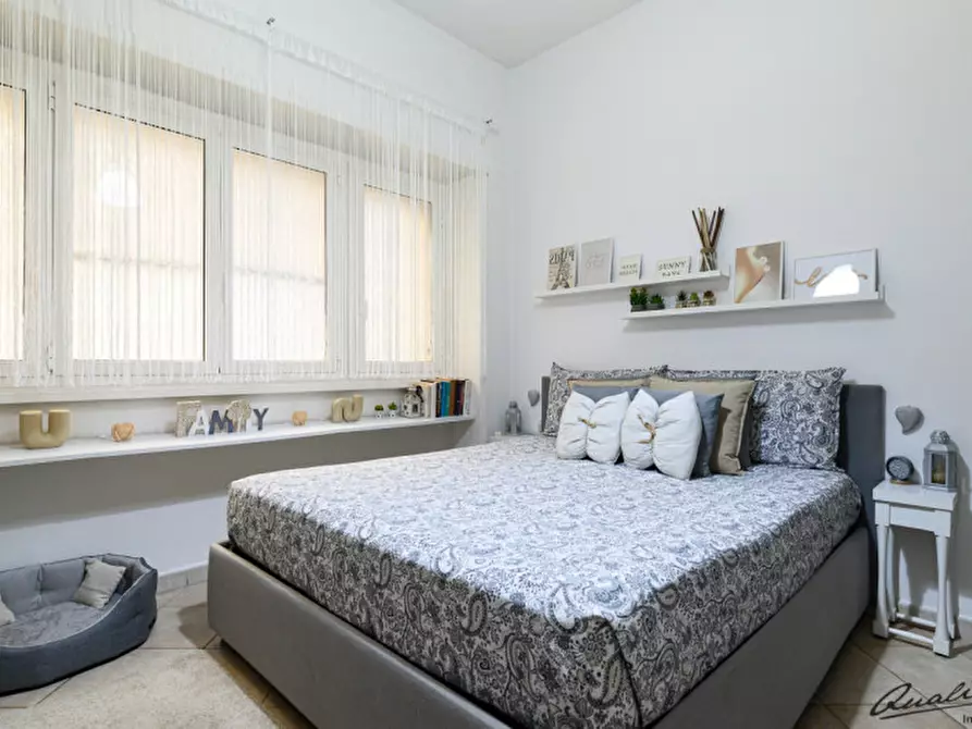 Immagine 17 di Appartamento in vendita  in Viale Jonio a Roma