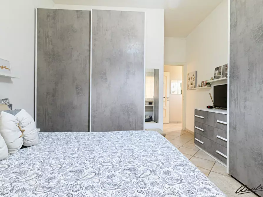 Immagine 18 di Appartamento in vendita  in Viale Jonio a Roma