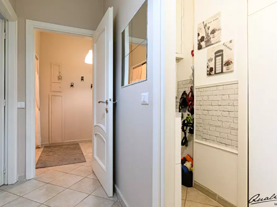 Immagine 20 di Appartamento in vendita  in Viale Jonio a Roma