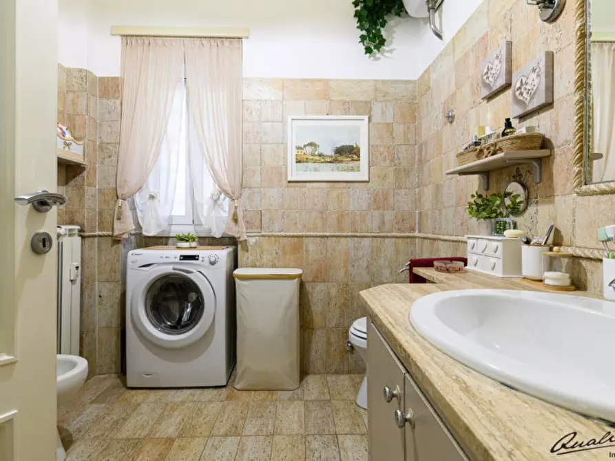 Immagine 23 di Appartamento in vendita  in Viale Jonio a Roma