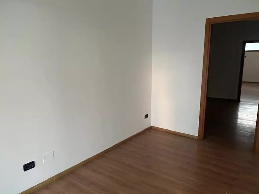 Immagine 1 di Negozio in vendita  in via santa monica a Albignasego