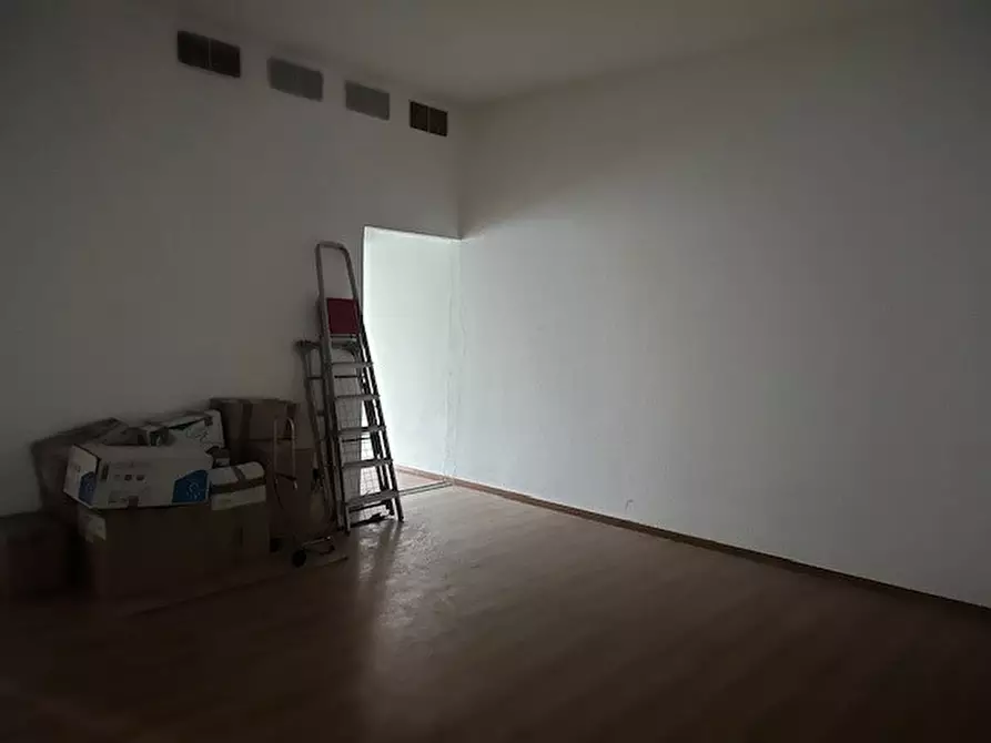 Immagine 4 di Negozio in vendita  in via santa monica a Albignasego