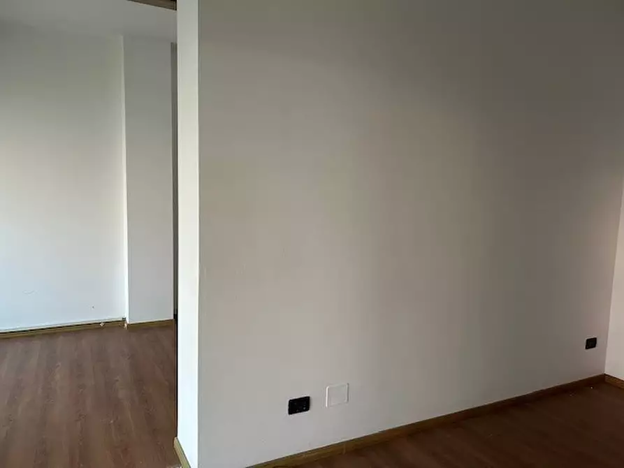 Immagine 5 di Negozio in vendita  in via santa monica a Albignasego