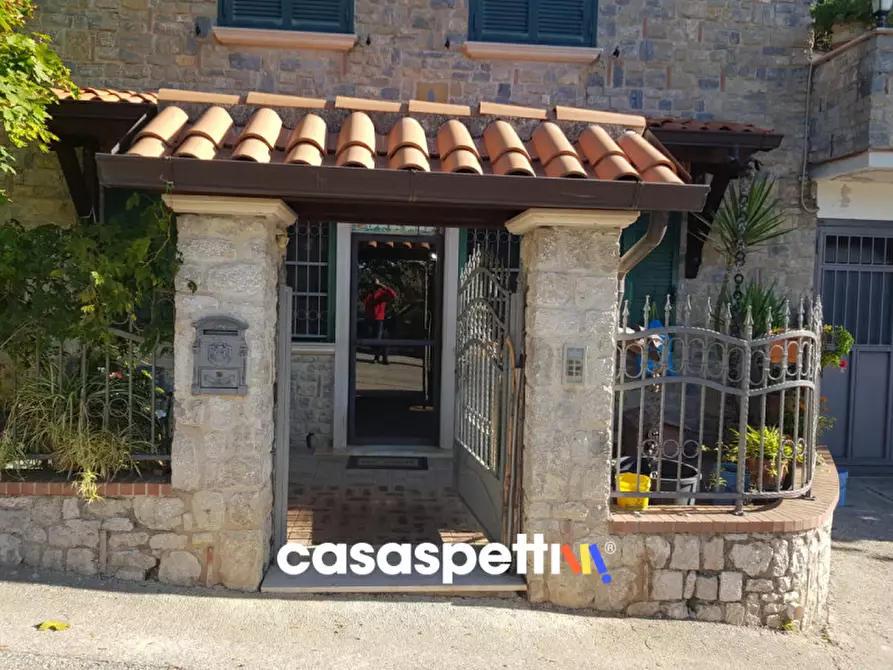 Immagine 3 di Casa indipendente in vendita  in Via Iardini a Sant'angelo A Fasanella