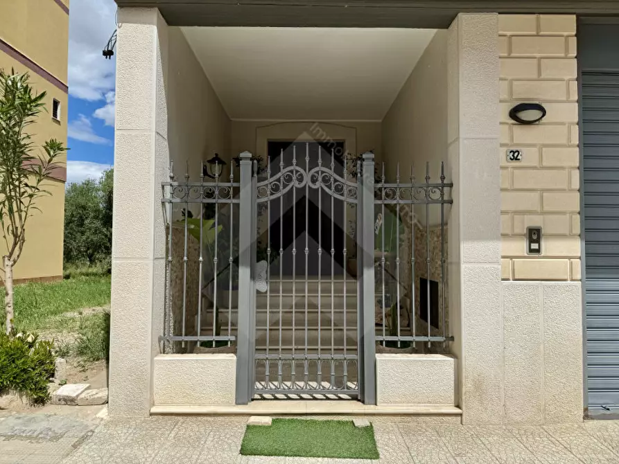 Immagine 2 di Casa indipendente in vendita  a Andria