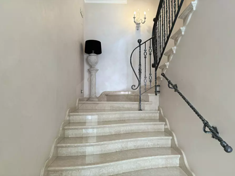 Immagine 3 di Casa indipendente in vendita  a Andria