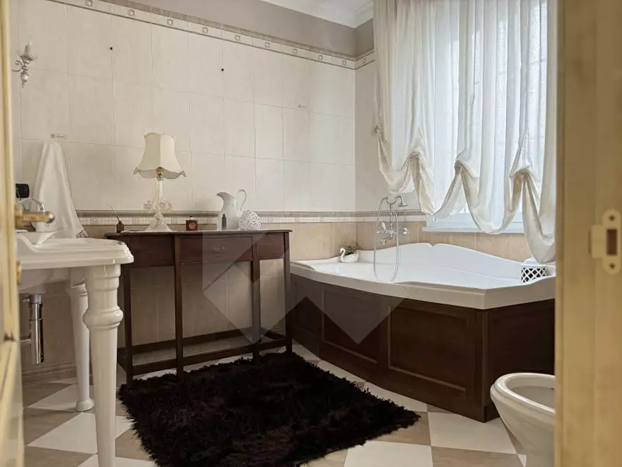 Immagine 12 di Casa indipendente in vendita  a Andria