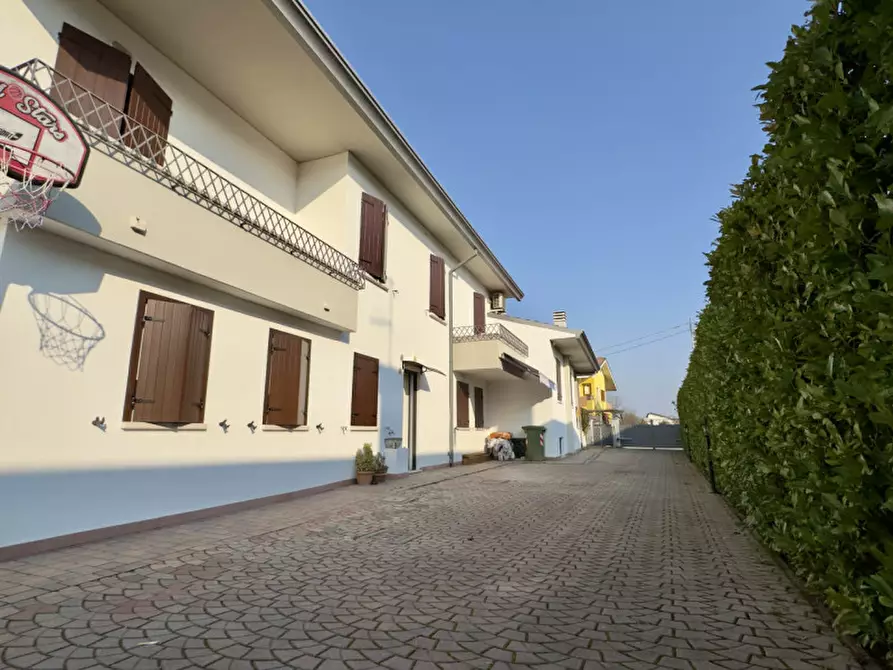 Immagine 9 di Casa bifamiliare in vendita  a Selvazzano Dentro