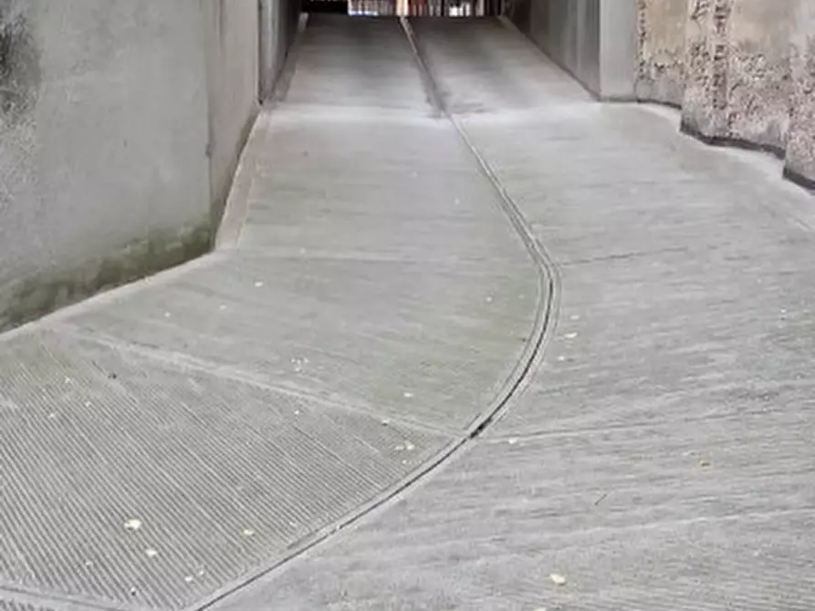 Immagine 3 di Garage in affitto  in Via Giuseppe Piazzi 56 a Torino
