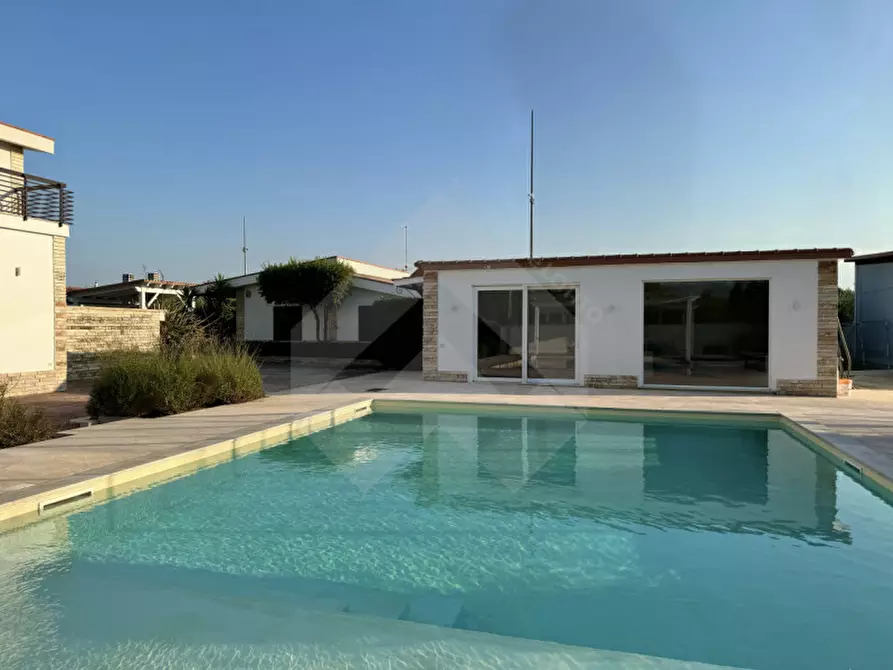 Immagine 3 di Villa in vendita  a Andria