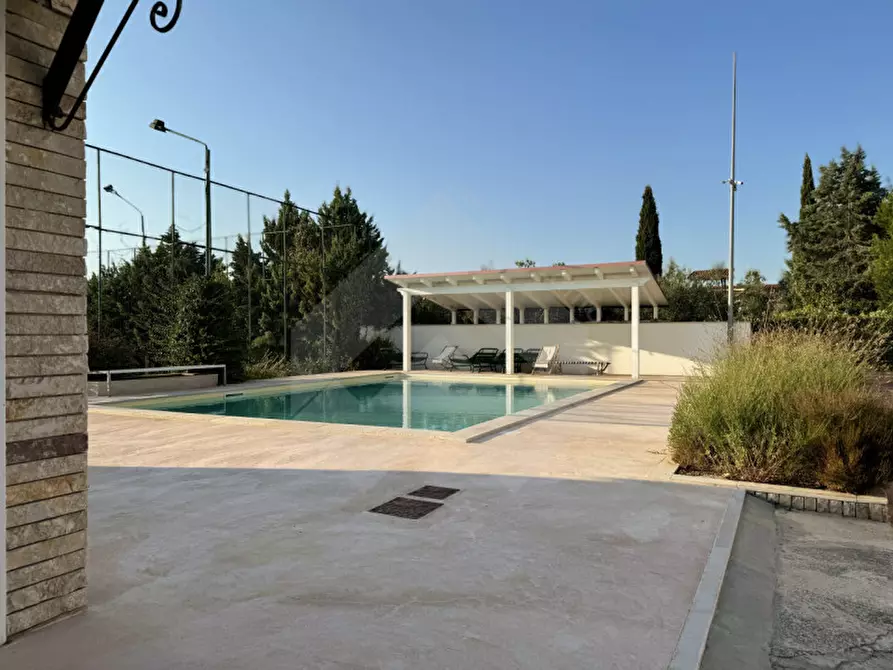 Immagine 12 di Villa in vendita  a Andria