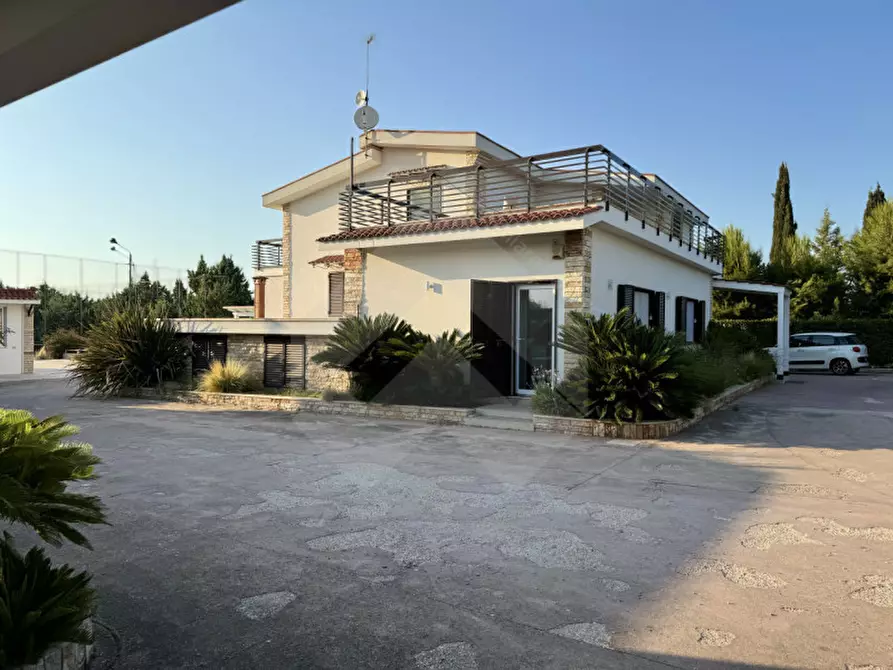 Immagine 16 di Villa in vendita  a Andria