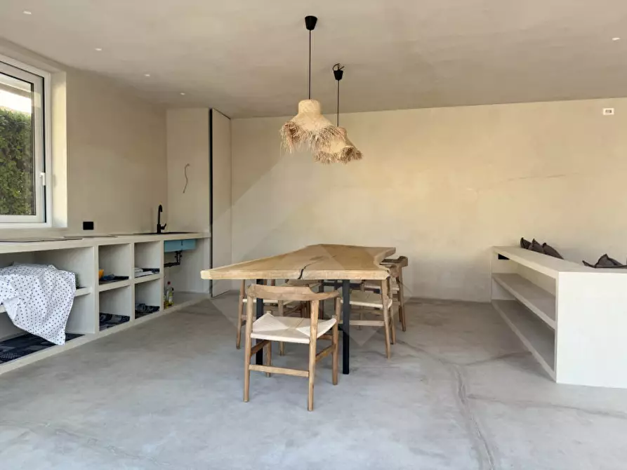 Immagine 22 di Villa in vendita  a Andria