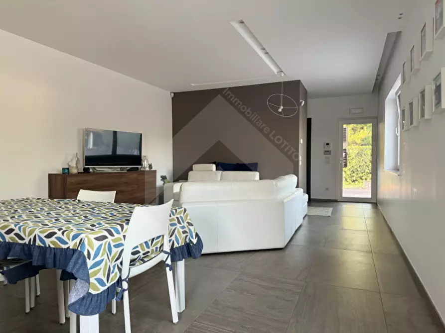 Immagine 26 di Villa in vendita  a Andria