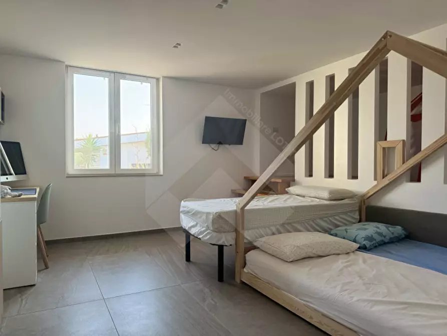 Immagine 32 di Villa in vendita  a Andria