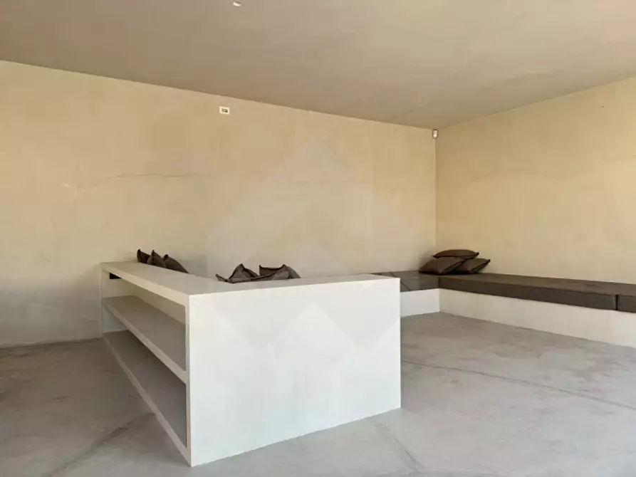 Immagine 35 di Villa in vendita  a Andria