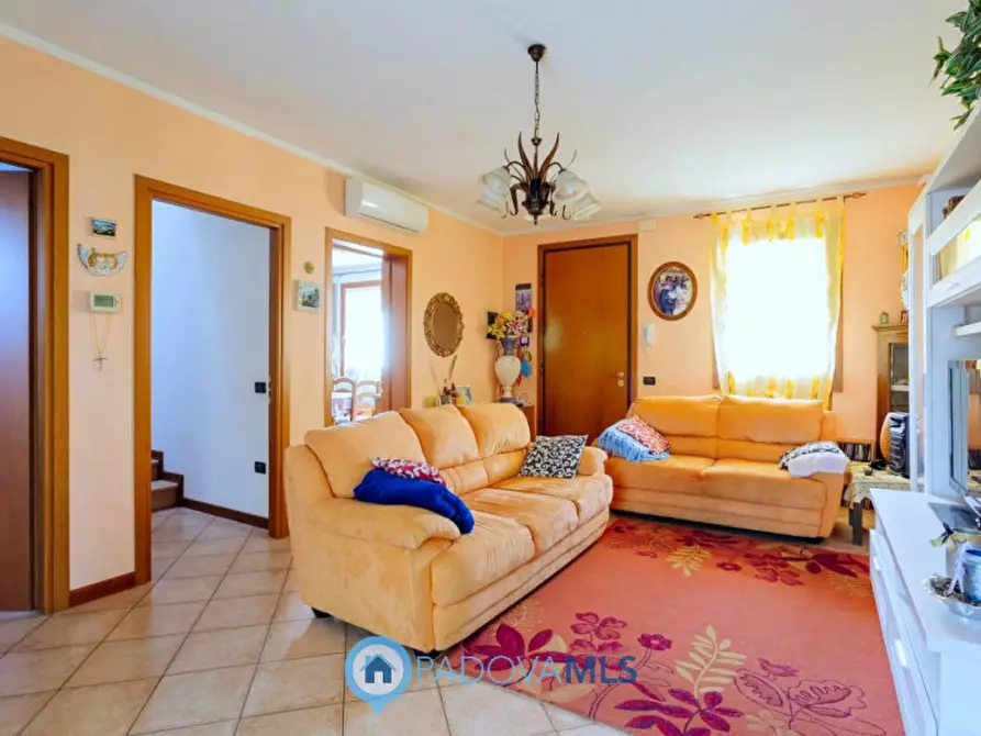 Immagine 9 di Casa trifamiliare in vendita  in Via Pietra a Agna