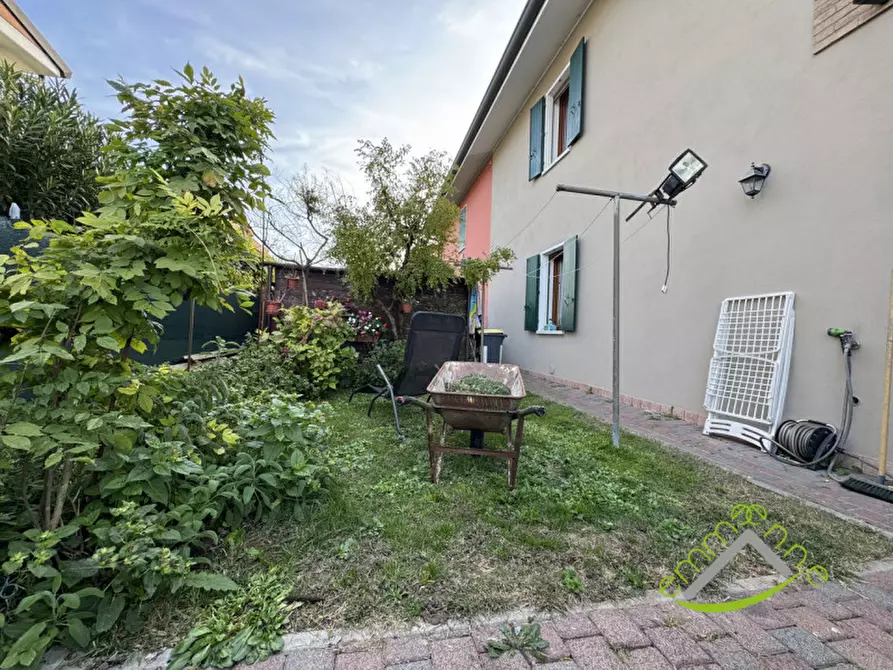 Immagine 5 di Casa bifamiliare in vendita  in Via della Resistenza a Campolongo Maggiore