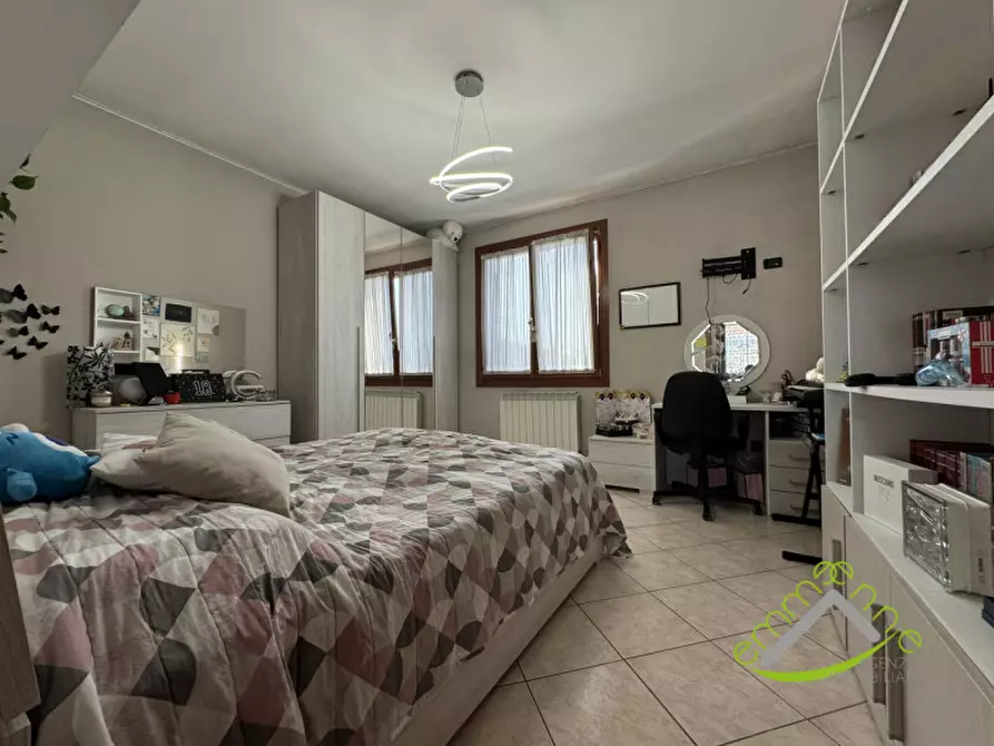 Immagine 9 di Casa bifamiliare in vendita  in Via della Resistenza a Campolongo Maggiore