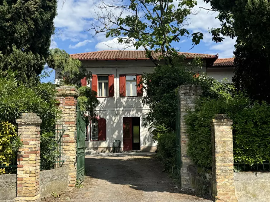 Immagine 1 di Villa in vendita  in AQUILEIA 53 a Turriaco
